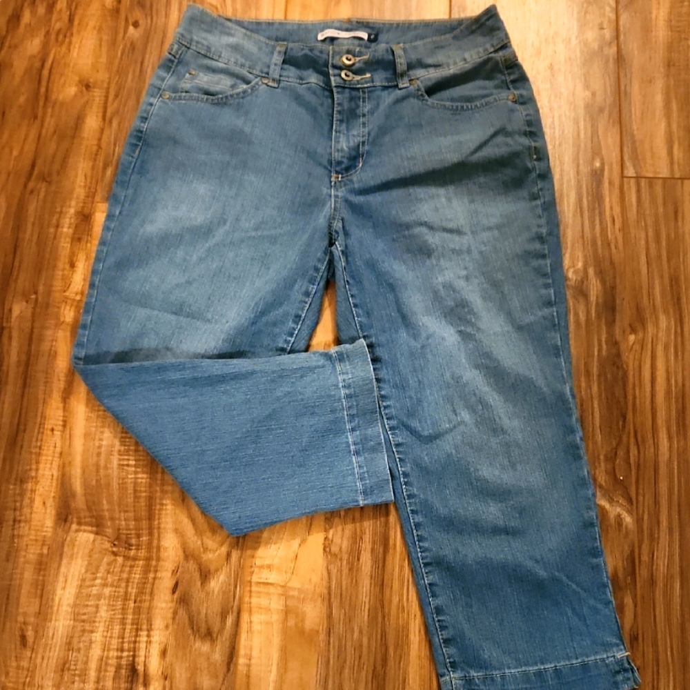 Bandolino Blu Ankle Cropped Jeans